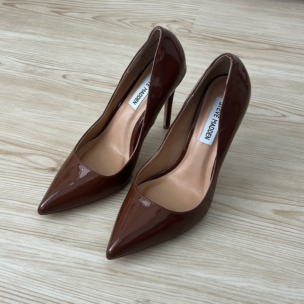 Steve Madden “Vala” Pumps Size 7 in Camel Patent